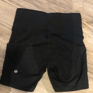 Lululemon size 6 Biker shorts with pockets!